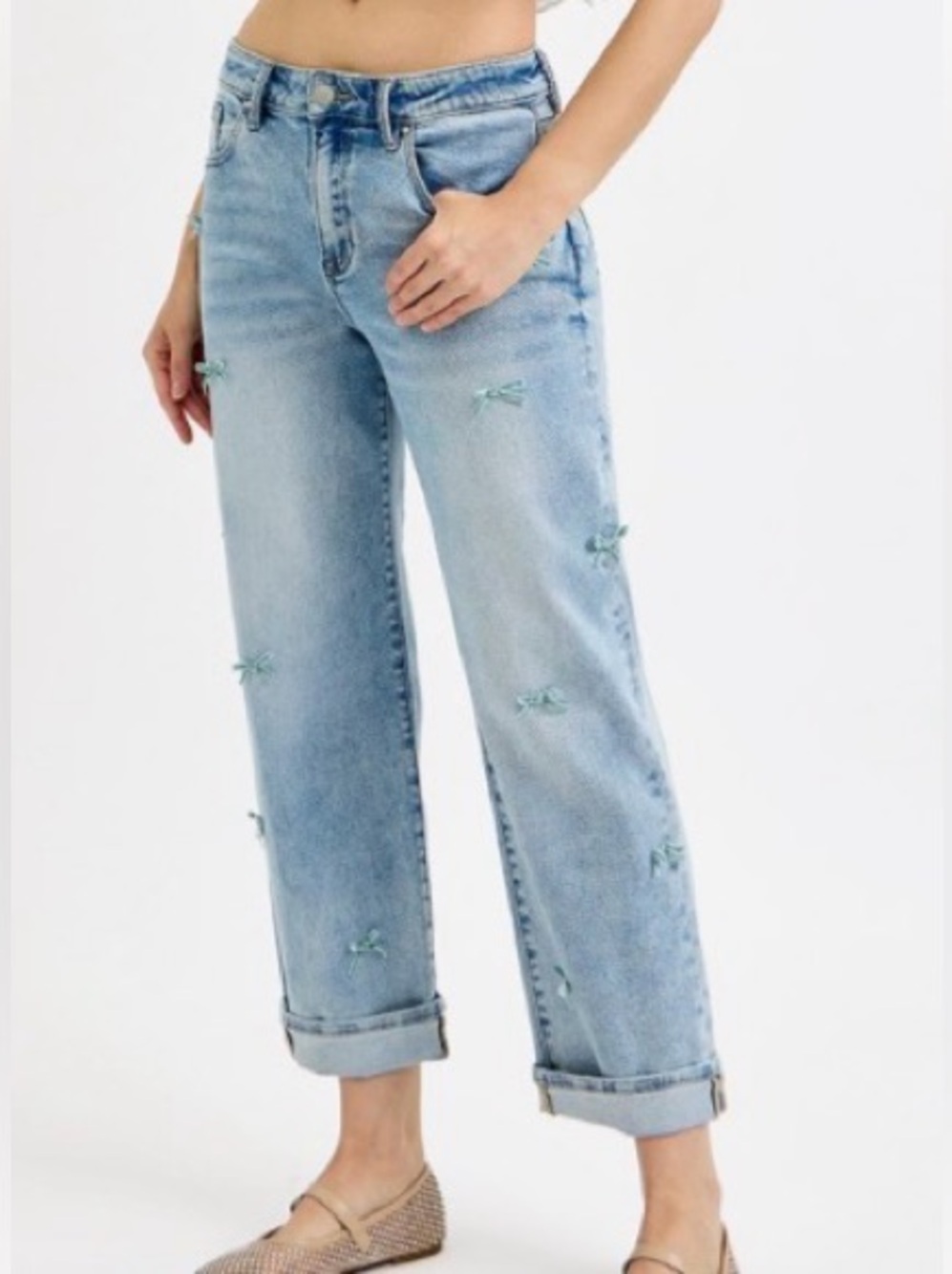 Risen CROP BARREL RIBBON DETAIL JEANS. They say they’re barrel but they straight